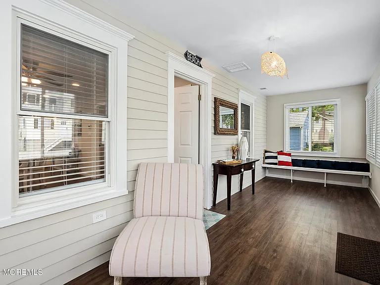 509 Monmouth Ave — Photo 7