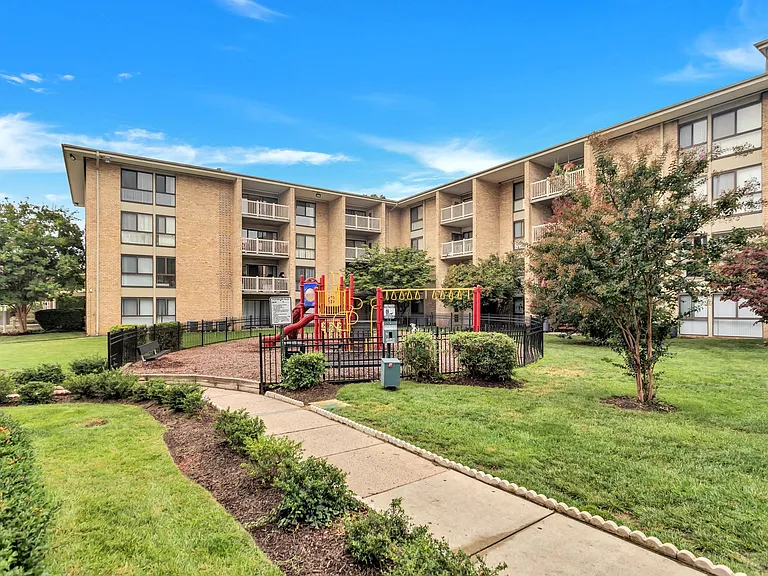 Aspen Hill — Photo 10