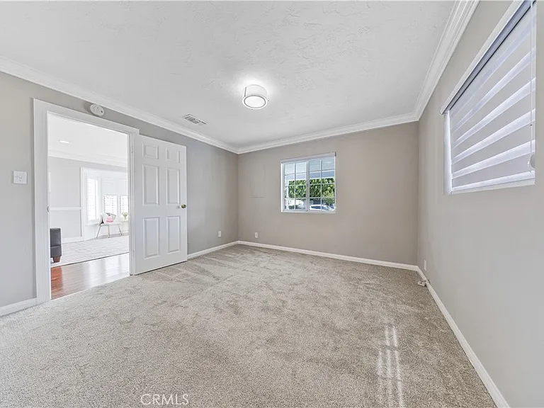 927 Montecito Dr — Photo 11
