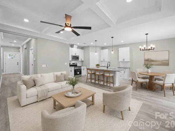 1445 Kingsley Dr, Albemarle, NC 28001