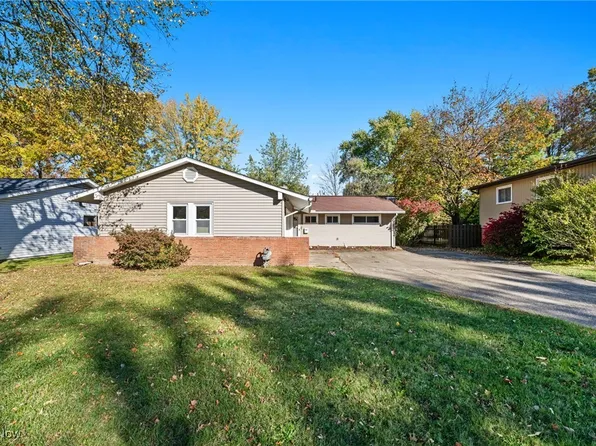 412 Wyleswood Dr, Berea, OH 44017