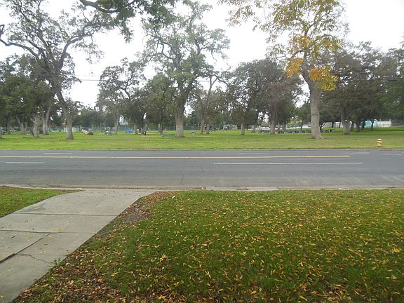 View from front yard to Oak Park across the street