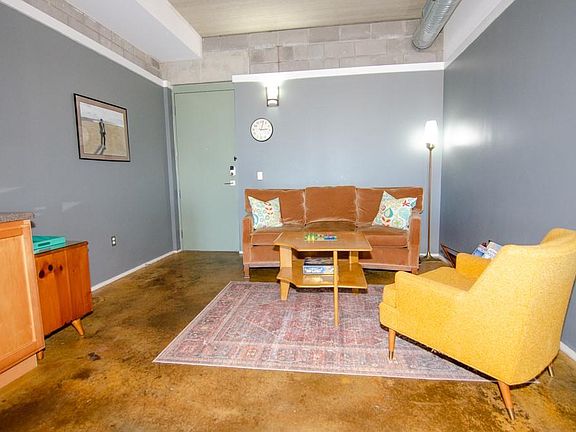4th image of 423 Saint Pauls Blvd Unit 4E