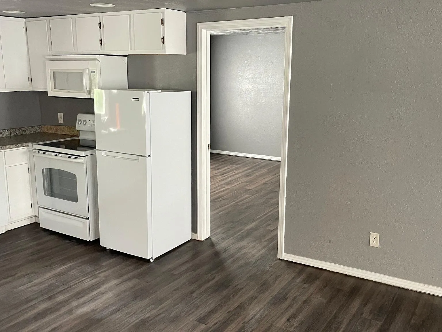 2 bed, 1400 sqft, $1,250 — Photo 3