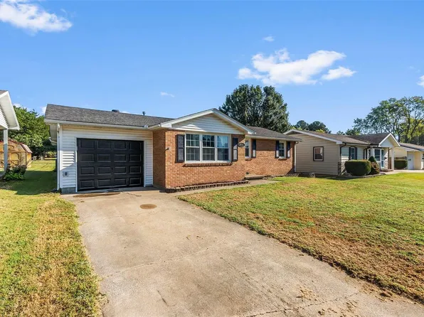 1410 1st St, Scott City, MO 63780