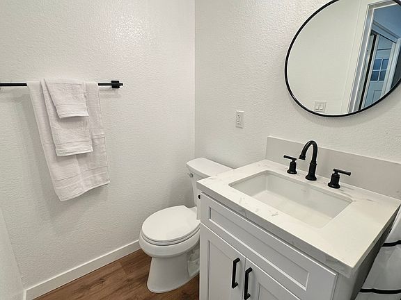 4th image of 3234 Roberta Ln #Bb
