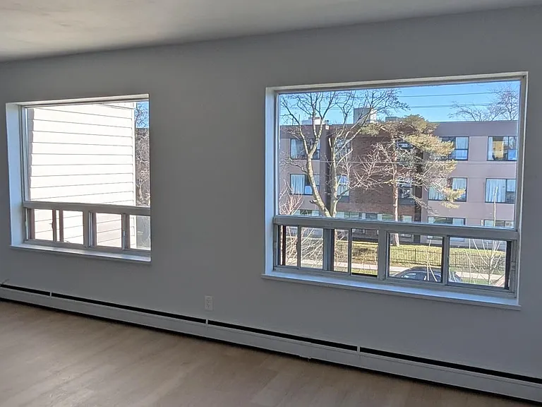 296 Saguenay Ave #11 — Photo 24