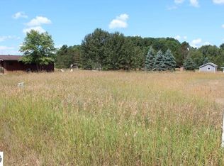 1030 Essex Dr, Lake Isabella, MI