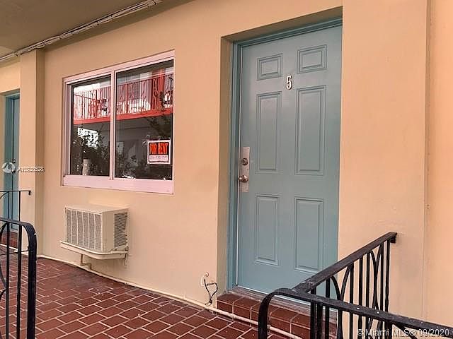 1st image of 1135 Euclid Ave #105