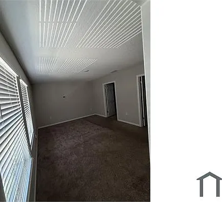 4 bed, 2039 sqft, $4,300 — Photo 3