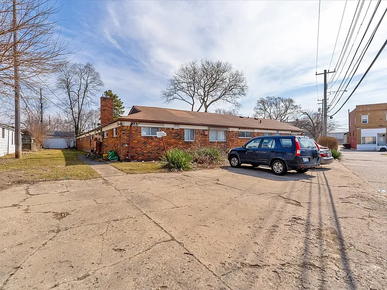 141 Ardmore Dr — Photo 17