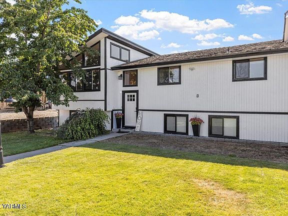 2nd image of 10 Fruitspur Dr