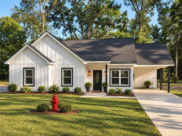 1027 Neal Rd, Picayune, MS 39466