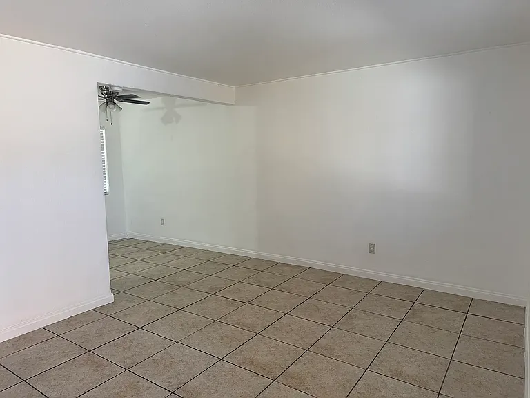 995 S Smith Ave #2 — Photo 4