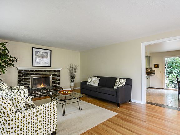 4th image of 14909 NE 202nd St
