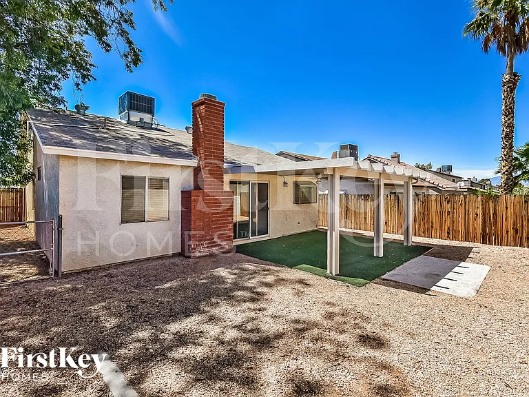 1613 Amboy Dr — Photo 14