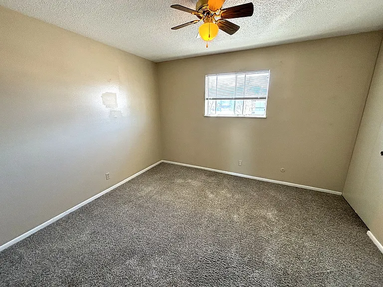 Taylor St Apartment — Photo 23