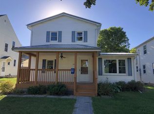 323 Pershing Ave, Decorah, IA 52101