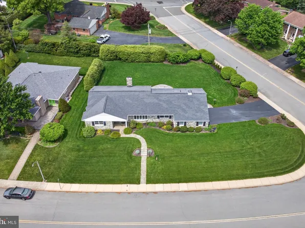 701 Pershing Ave, Ephrata, PA 17522