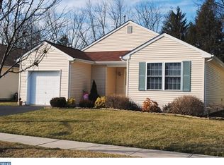 14 Holiday Ct, Ewing, NJ 08638