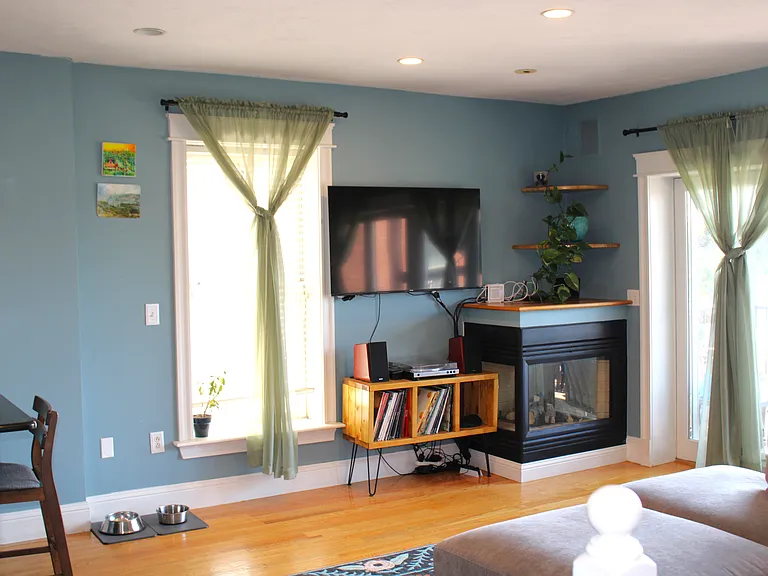 53 Thomas Park #1 — Photo 1