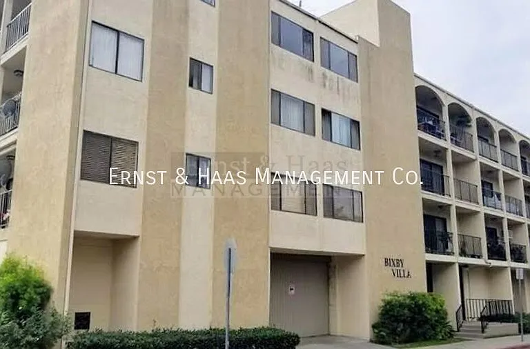 4595 California Ave #209 — Photo 1