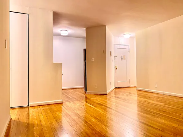 (undisclosed Address), Bayside, NY 11361