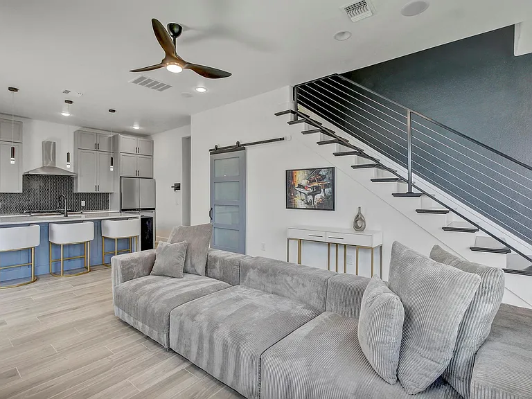 4703 Louis Ave #A — Photo 7