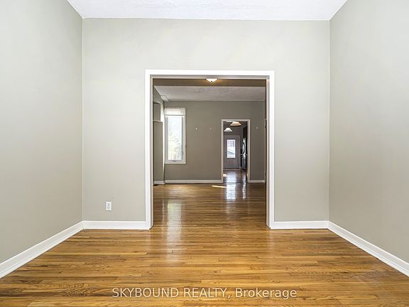 3rd image of 5 Manchester Ave