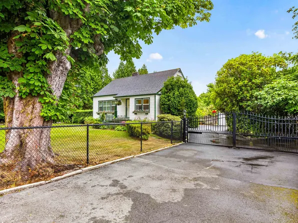 21662 River Rd, Maple Ridge, BC V2X 2B7