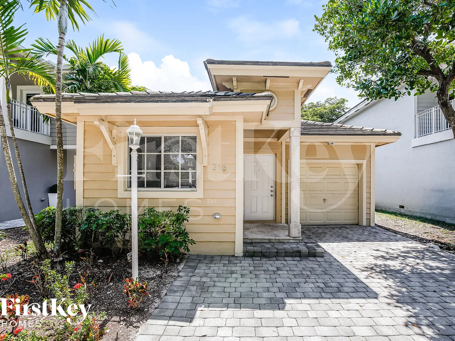 3 bed, 2.0 bath, 1581 sqft, $2,365 — Photo 1
