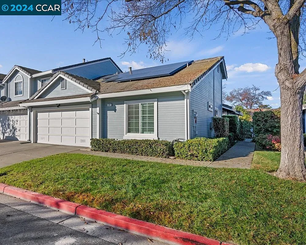247 Heron Dr photo 1