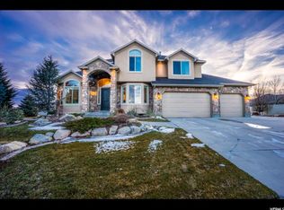 3369 W Creekstone Cir, South Jordan, UT 84095