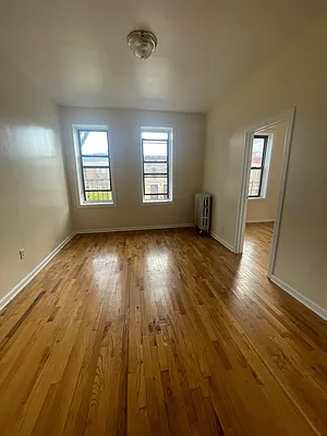 Rented by NYC LUXURY APT RENTALS CO LLC | media 11
