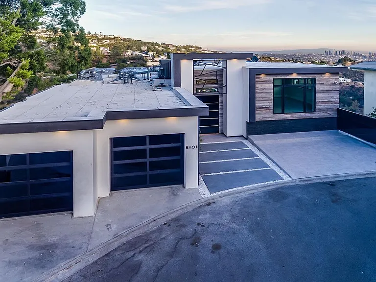 8401 Wyndham Rd — Photo 19