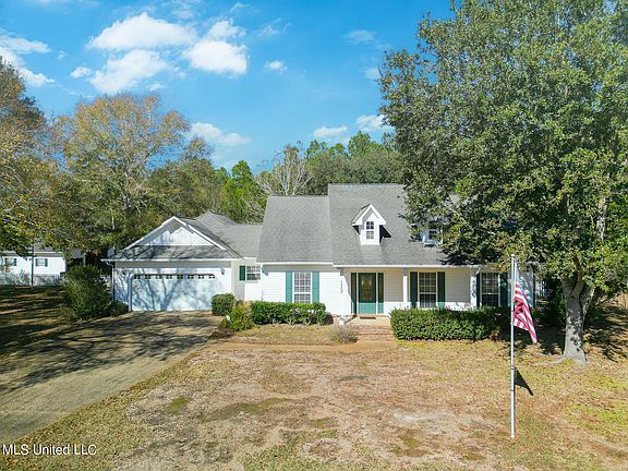 3rd image of 1500 Magnolia Bluff Dr