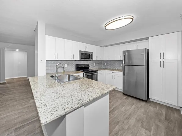 Manatee Bay Apartments