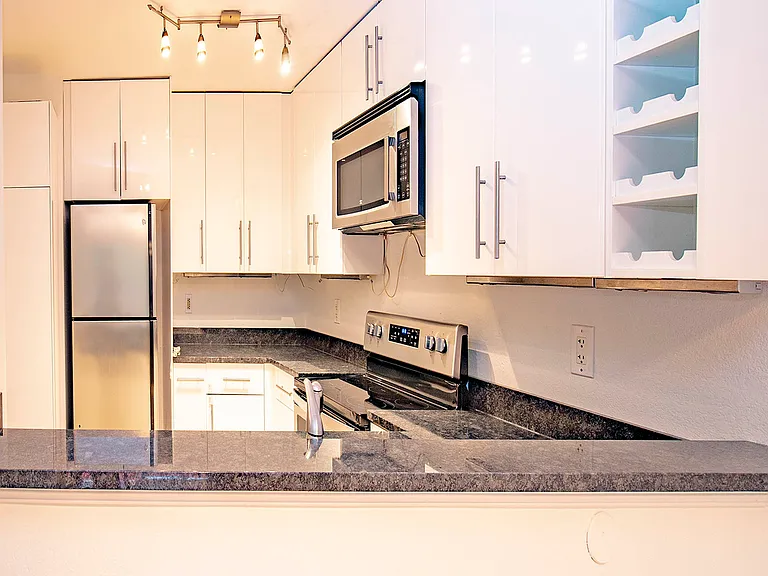 21612 SE 271st Pl — Photo 6