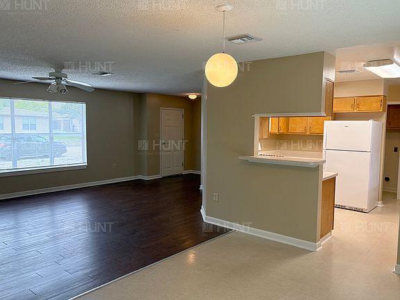 3rd image of 9075 Frazier St