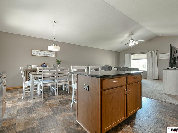 5th image of 6822 Mimosa Ln