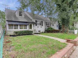 40 Parkside Ln, Bayonne, NJ 07002