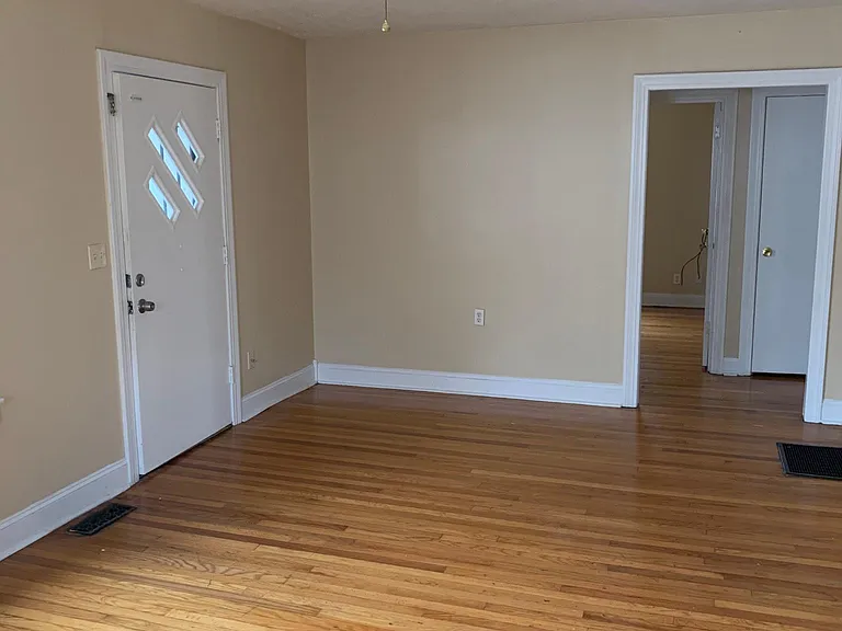 2513 Franklin Ave — Photo 5