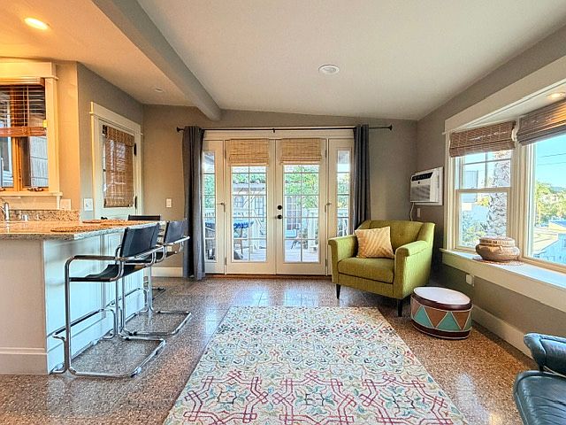 1st image of 2409 Vancouver Ave