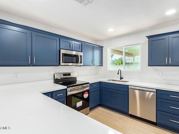5th image of 332 E 9th Avenue