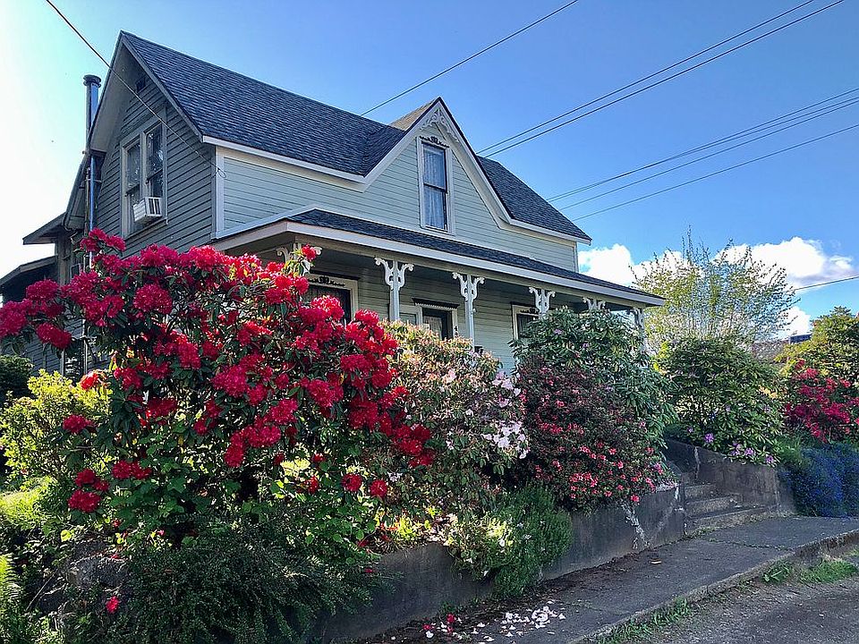 1st image of 421 S 10th St