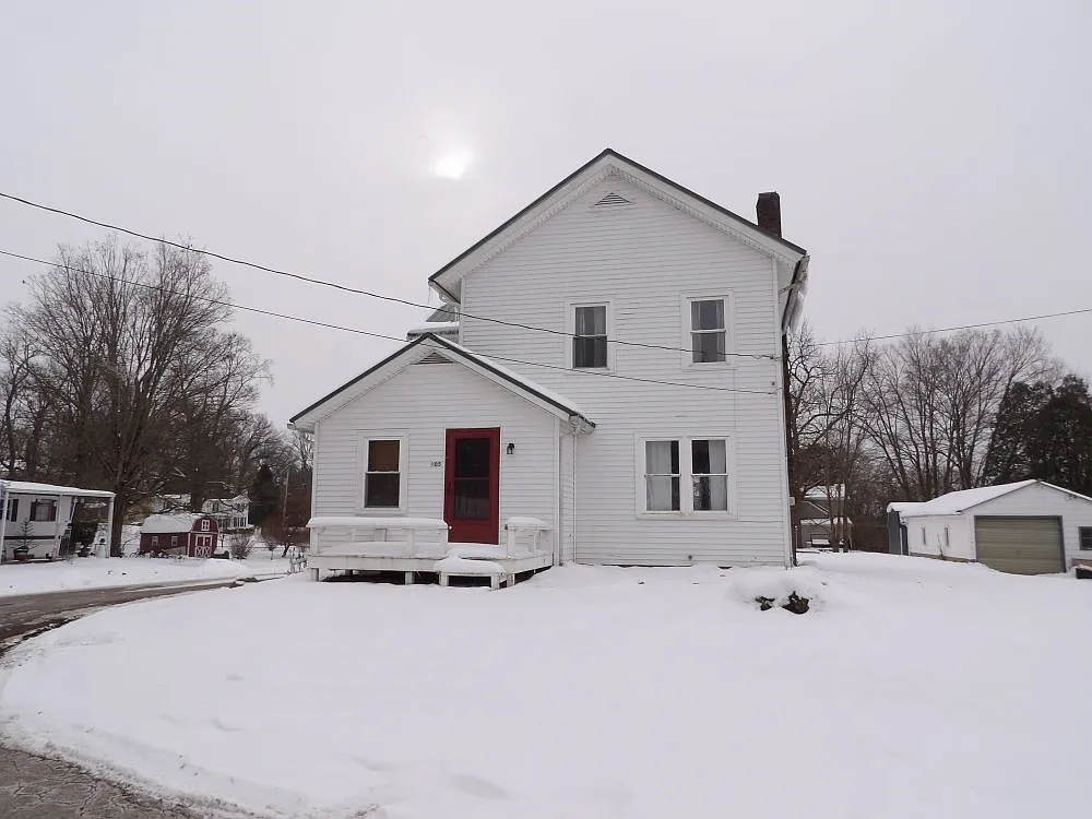 405 Algoma St photo 1