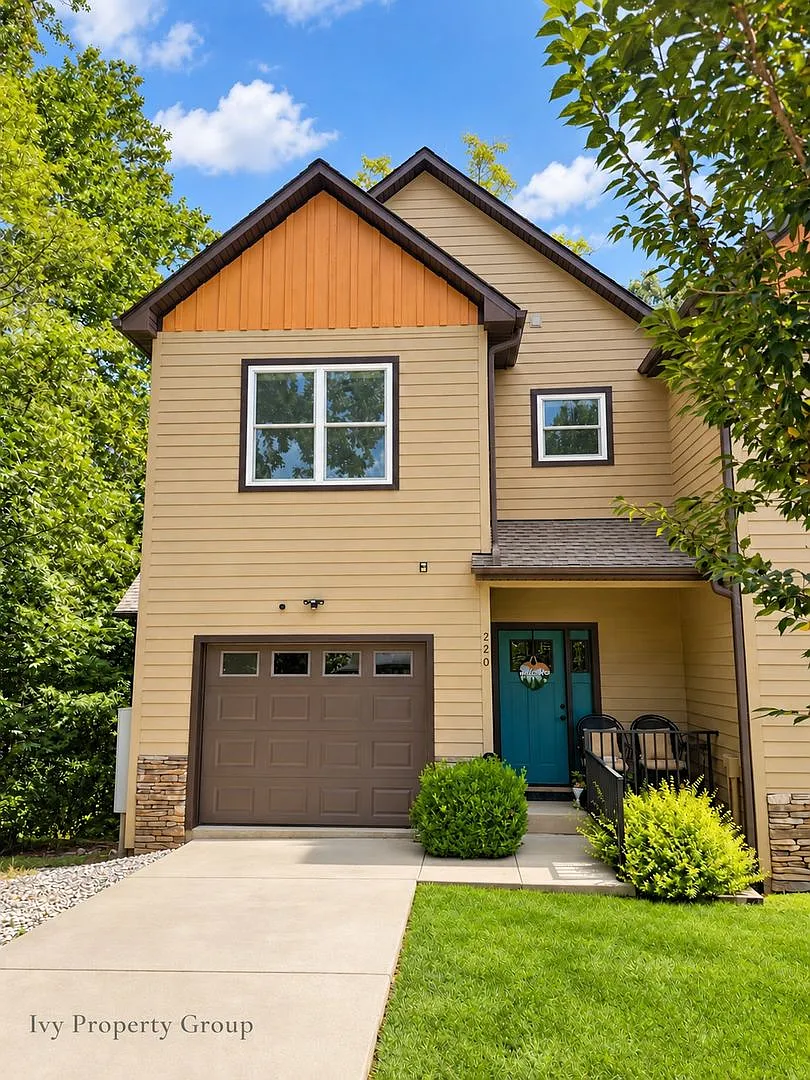 Immaculate End-Unit Townhome with Garage Near Downtown Black Mountain — Photo 1