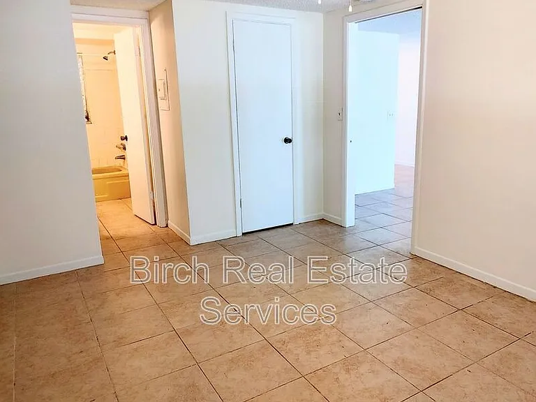 6839 Forest Ave — Photo 2