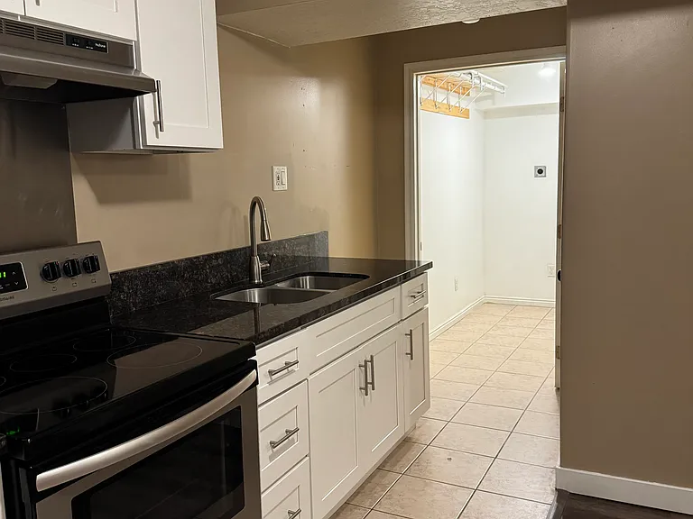 1605 W Frankie Cir #BASEMENT — Photo 7