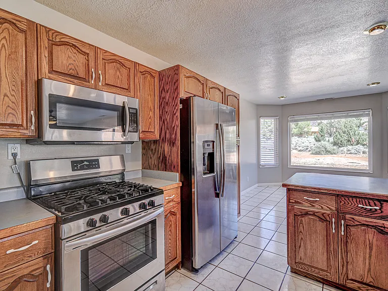 1545 W 5650 N — Photo 7